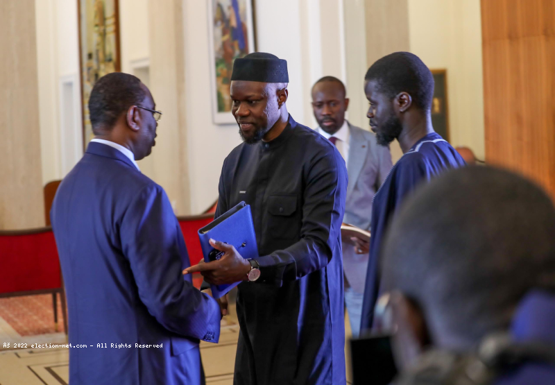Sénégal : Macky Sall reçoit son successeur, le jeune Diomaye Faye