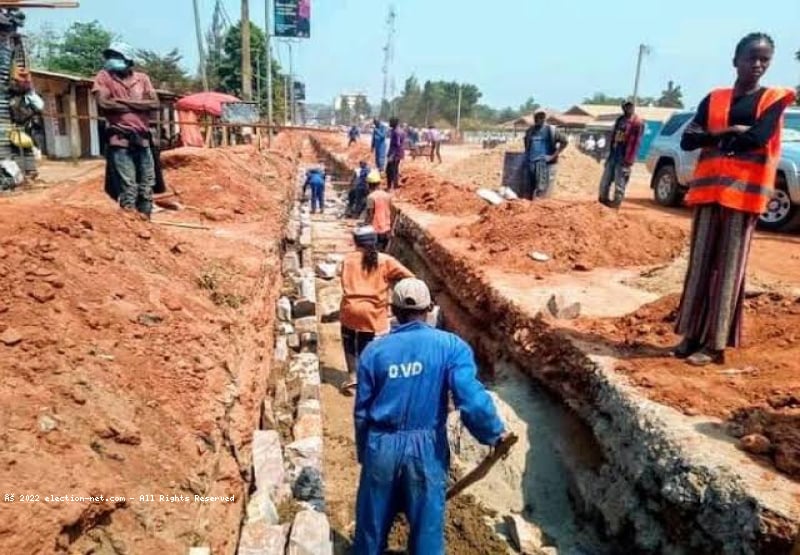 Kasaï-Oriental : après 2 ans, les travaux de constructions des infrastructures de base piétinent