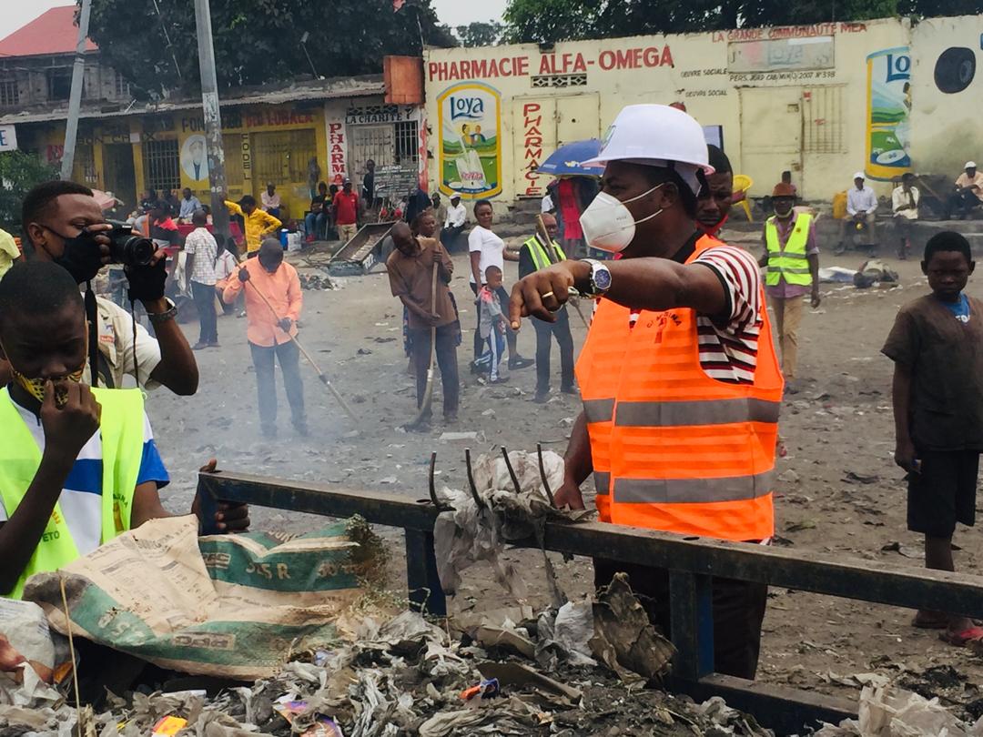 Kinshasa : « Si chacun fait ce devoir d’assainissement de son milieu de vie, notre ville va changer…» (Toussaint Kaputu)