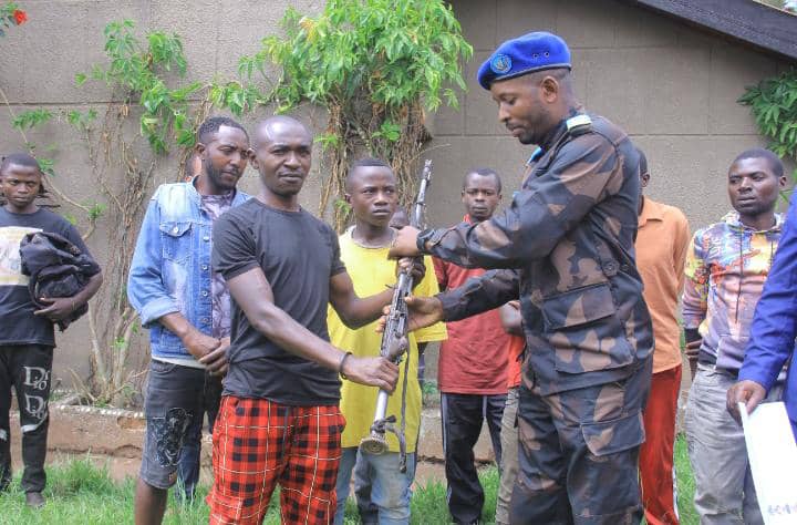 Beni : remise de 12 miliciens rendus à l'armée au PDDRC-S