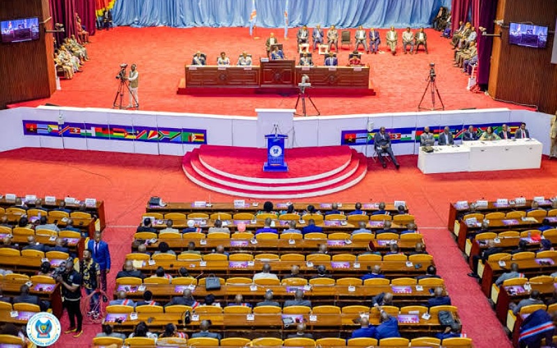 RDC/Ass.Nat : un ancien conseiller de Kabila révèle les inégalités dans le payement des députés