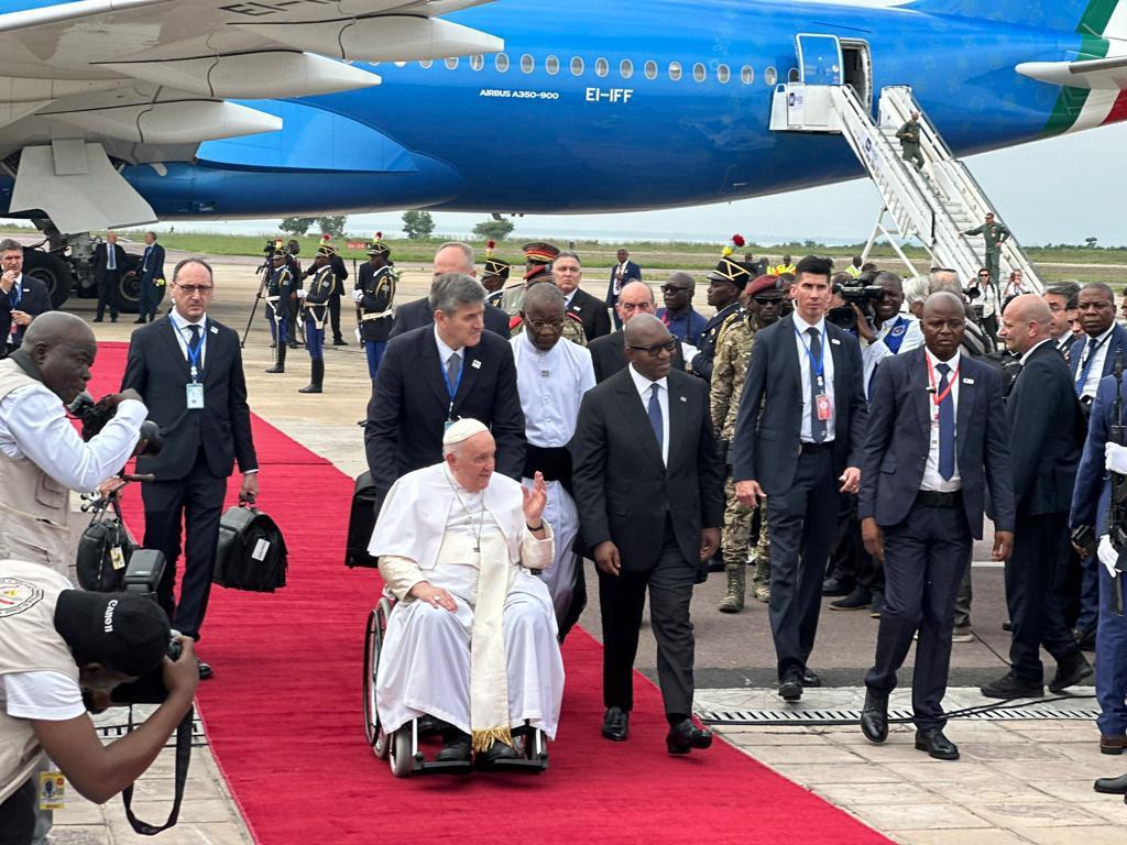 Flash : arrivée du Pape François à Kinshasa